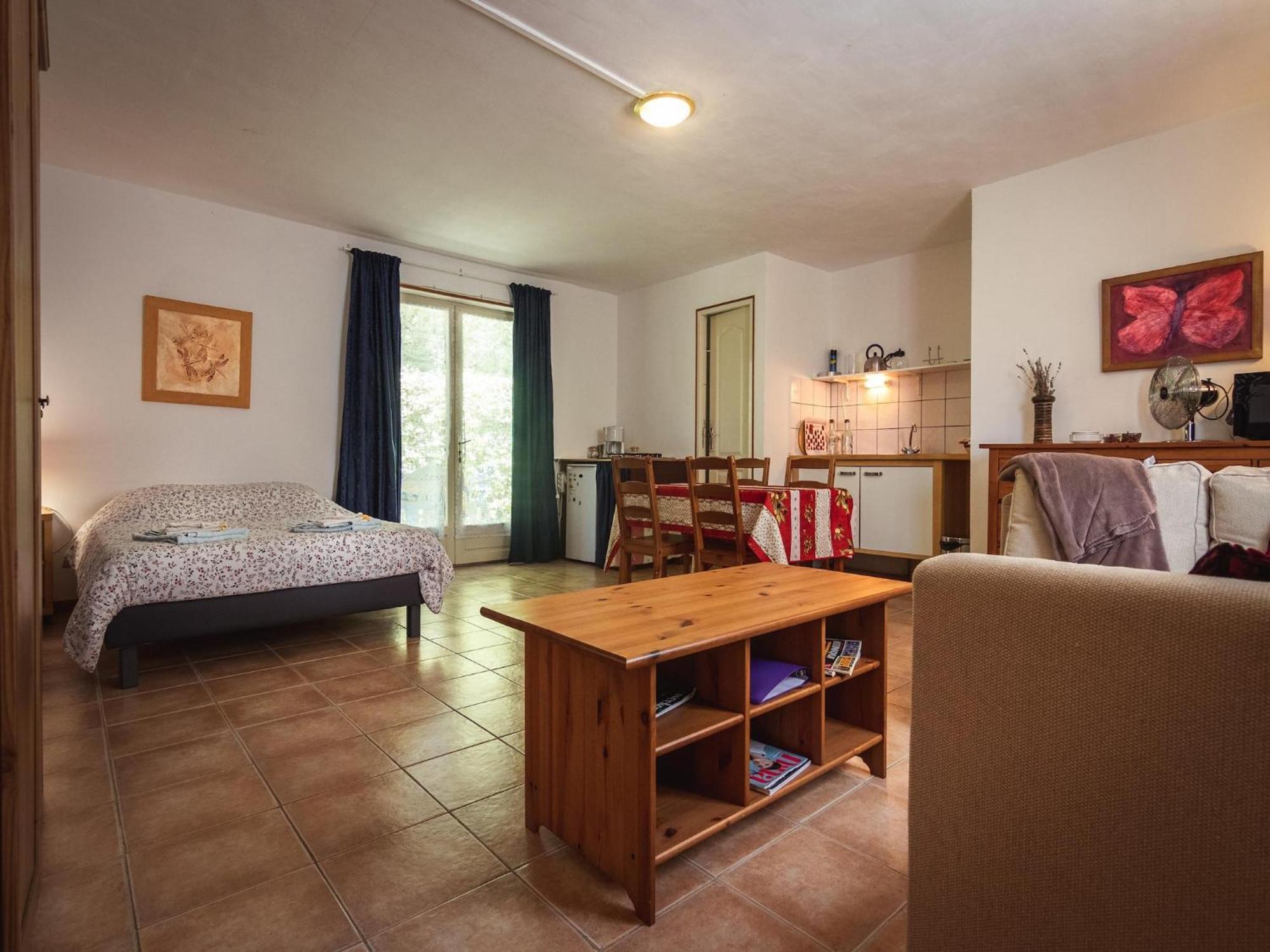Appealing Apartment In Vezac With Swimming Pool Beynac-et-Cazenac Exterior photo